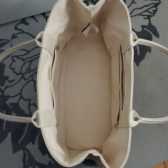 Oscar De La Renta Cream & White Floral Tote - Picture 3 of 7